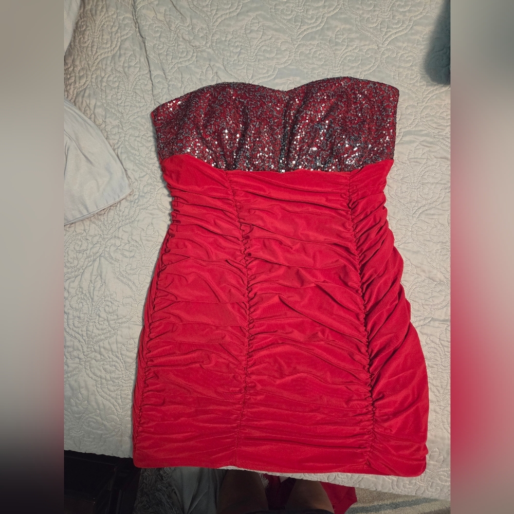 Elegant Red Strapless Dress